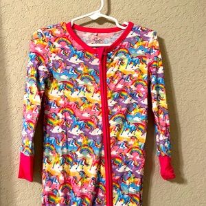 *RARE FIND*Posh Peanut x Lisa Frank 3T convertible footie. Markie Magic print